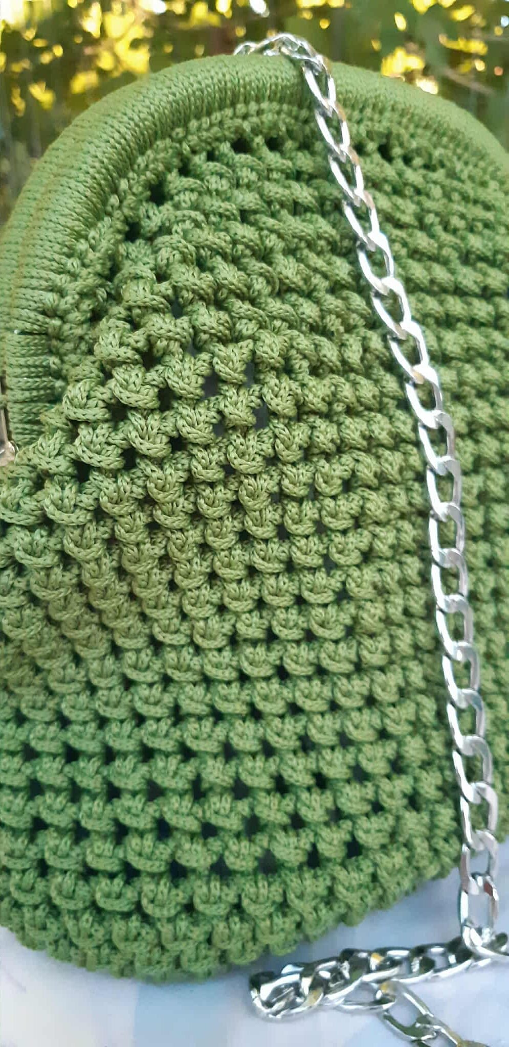 5a4e9e02-4067-4baf-8e1f-7d8a79a11973 Πλεκτή τσάντα ώμου με μοντέρνα γραμμή - Image 2