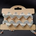 Μακραμέ βραχιόλι χεριού ζικ ζακ γκρί άσπρο