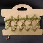 Μακραμέ βραχιόλι χεριού ζικ ζακ λαδί μπεζ