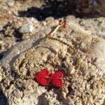 Μακραμέ βραχιόλι ποδιού χρυσό με κόκκινες καρδιές