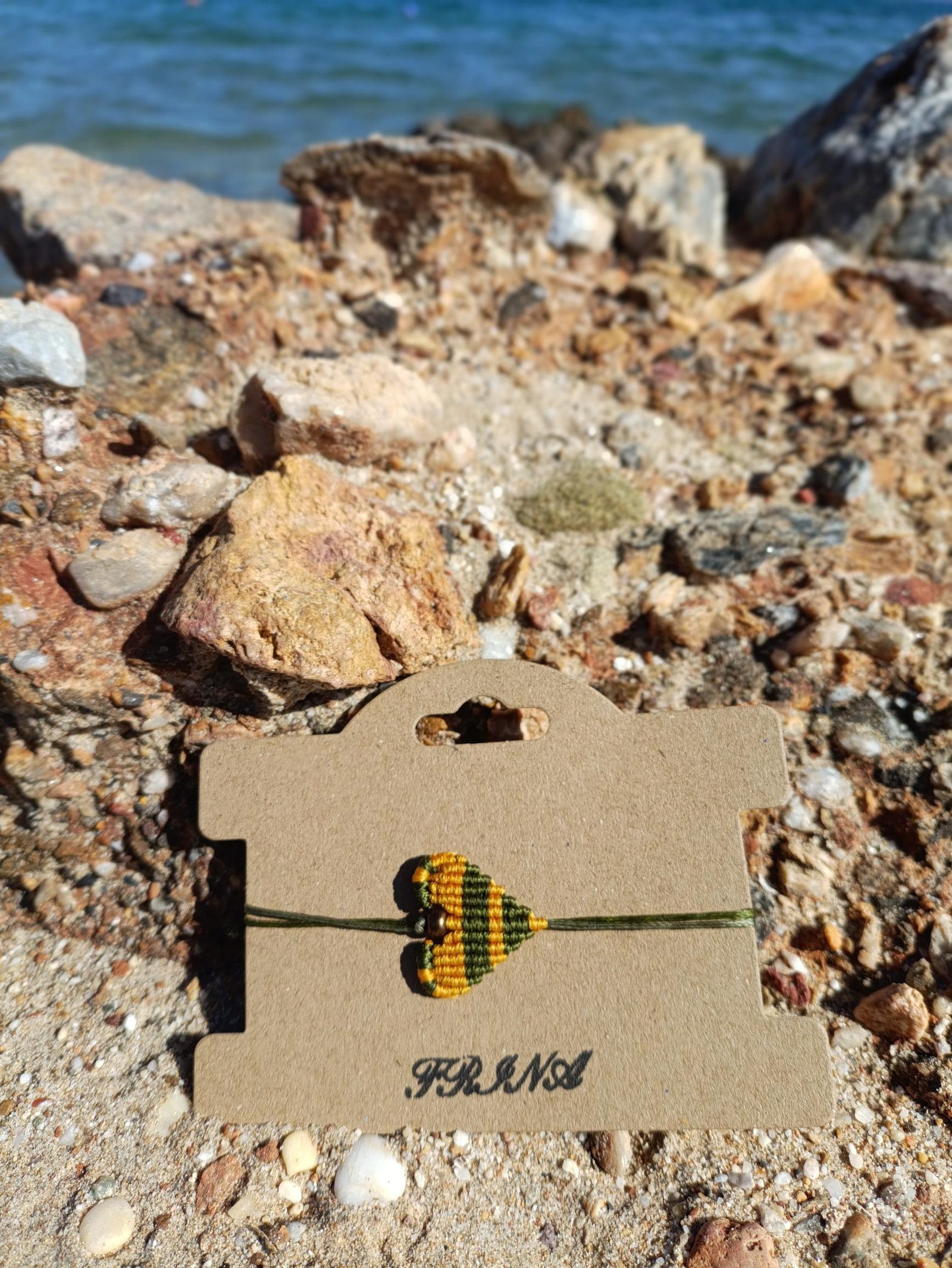 IMG_20251025_130909 Μακραμέ βραχιόλι χεριού καρδιά λαδί-κίτρινο - Image 2