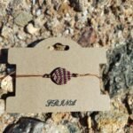 Μακραμέ βραχιόλι χεριού μπεζ - μπορντώ