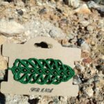 Μακραμέ βραχιόλι χεριού πράσινο με μπρονζέ χάντρες