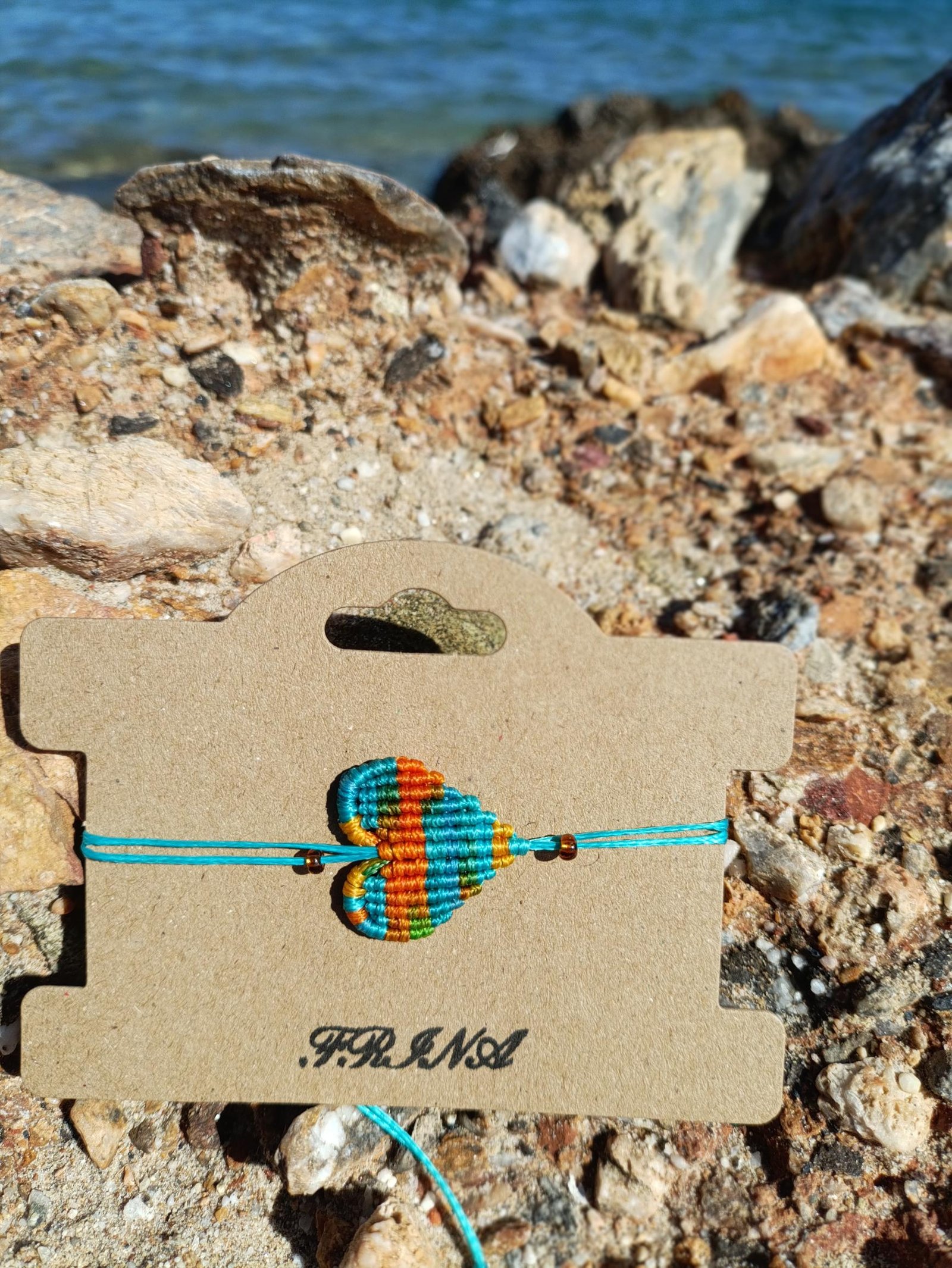 IMG_20251025_131606 Μακραμέ βραχιόλι χεριού καρδιά πολύχρωμη - Image 1