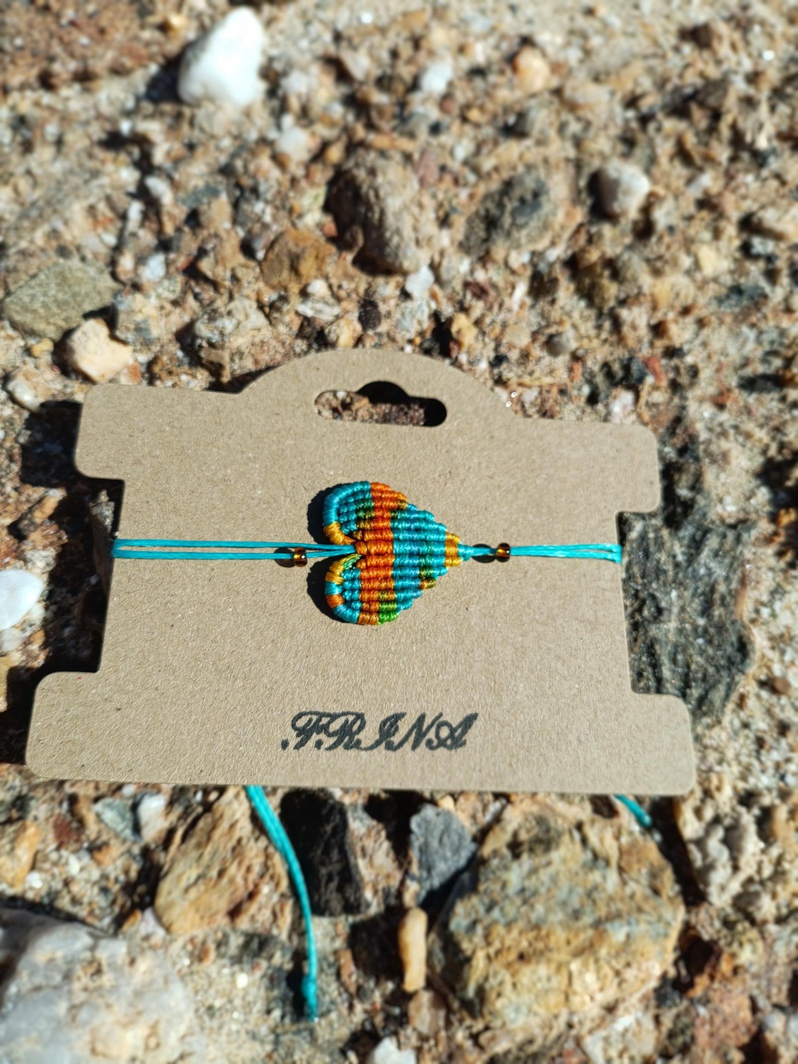 IMG_20251025_131613 Μακραμέ βραχιόλι χεριού καρδιά πολύχρωμη - Image 2