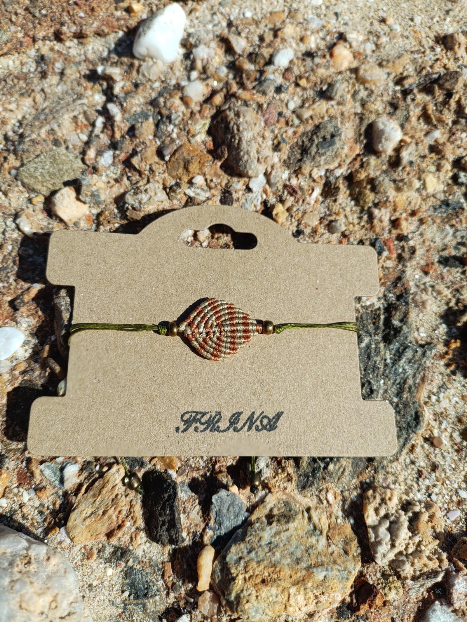 IMG_20251025_131651 Μακραμέ βραχιόλι χεριού φύλο μελί-μπεζ - Image 2