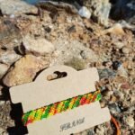 Μακραμέ βραχιόλι χεριού πολύχρωμο