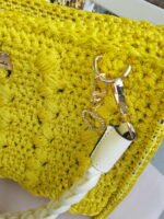 Χειροποίητη τσάντα crochet σε εκτυφλωτικό κίτρινο - Image 4