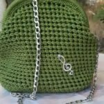 Πλεκτή τσάντα ώμου με μοντέρνα γραμμή