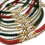 Σετ 6 χειροποίητα βραχιολάκια μακραμέ με μεταλλικό στοιχείο “26”