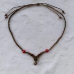 ΜΑΚΡΑΜΕ ΚΟΛΙΕ ΚΑΦΕ ΜΕ ΚΟΚΚΙΝΕΣ ΧΑΝΤΡΕΣ ΚΑΙ ΚΟΧΥΛΑΚΙ