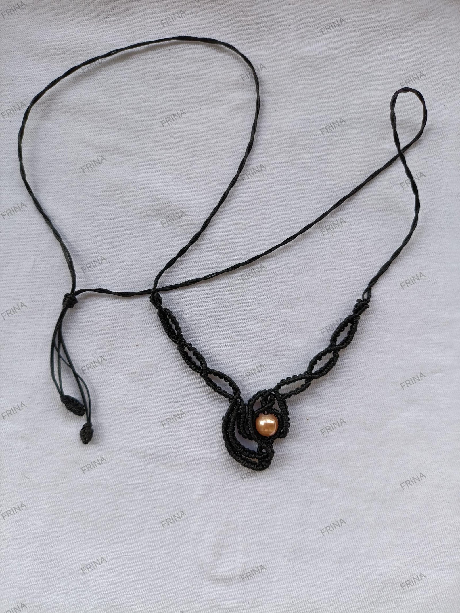 IMG_20251109_142151 ΜΑΚΡΑΜΕ ΚΟΛΙΕ ΜΑΥΡΟ ΜΕ ΧΑΝΤΡΑ ΡΟΖ - Image 1