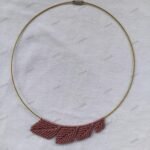 ΒΕΡΓΑ ΛΑΙΜΟΥ ΧΡΩΜΑ ΧΡΥΣΟ ΜΕ ΜΑΚΡΑΜΕ ΦΥΛΛΑ ΣΩΜΟΝ