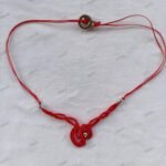 ΜΑΚΡΑΜΕ ΚΟΛΙΕ ΚΟΚΚΙΝΟ ΜΕ ΑΣΗΜΙ ΧΑΝΤΡΕΣ ΚΑΙ ΚΟΥΜΠΩΜΑ