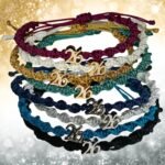 Unisex βραχιολάκια μακραμέ με μεταλλικό “26”.