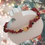 Γούρι βραχιολάκι κόκκινο με χρυσό “26” και αστεράκια - Image 6