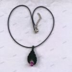 Κορδόνι λαιμού με μακραμέ μενταγιόν κυπαρισσί και μωβ χάντρα