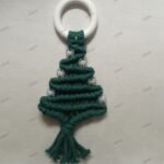 ΧΡΙΣΤΟΥΓΕΝΝΙΑΤΙΚΟ ΣΤΟΛΙΔΙ ΜΑΚΡΑΜΕ ΔΕΝΤΡΟ ΠΡΑΣΙΝΟ ΜΕ ΑΣΠΡΕΣ ΧΑΝΤΡΕΣ