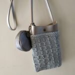 Πλεκτό τσαντάκι κινητού με δερμάτινο πορτοφολάκι - Image 2