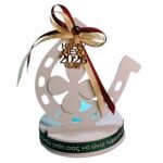 Γούρι 2026 πέταλο από σκόνη πορσελάνης με LED ρεσό - Image 4