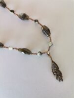 Ατσάλινο Κολιέ με Λαμπραντορίτη και Πρενίτη - Image 2