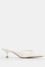 Mules Μυτερά με Διακοσμητικό Φιόγκο - Λευκό