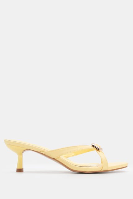 Mules με Χιαστί Λουράκια & Μεταλλική Λεπτομέρεια - Κίτρινο