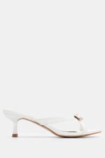 Mules με Χιαστί Λουράκια & Μεταλλική Λεπτομέρεια - Λευκό
