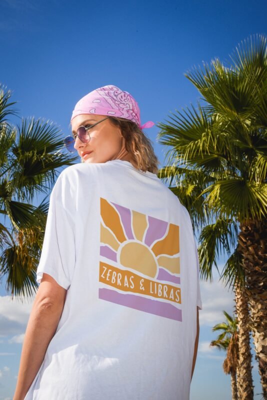 Crew neck  Drop shoulders  Oversized fit  100% organic cotton 