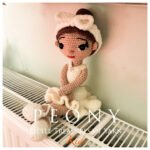 Χειροποίητη Πλεκτή Κούκλα Μπαλαρίνα με λαμπαδα - Image 3