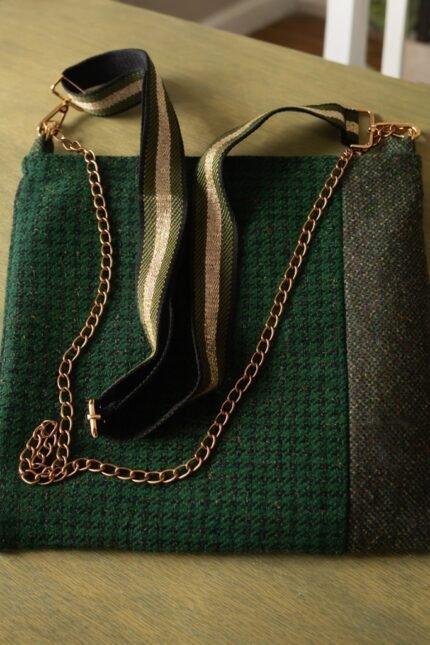Χειροποίητη τσάντα ώμου ή χιαστί από ύφασμα τουίντ με αλυσίδα και ιμάντα