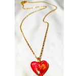 Χειροποιητο Κολιε -Καρδια- με φυσικα λουλουδια και gliter σε καρδια απο υγρο γυαλι.