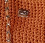Πορτοκαλί πλεκτή τσάντα clutch με μεταλλικό έλασμα (snap) - Image 5