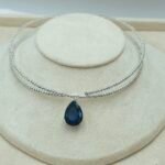 " Silvia " τσόκερ ασημί με μπλε κρύσταλλο