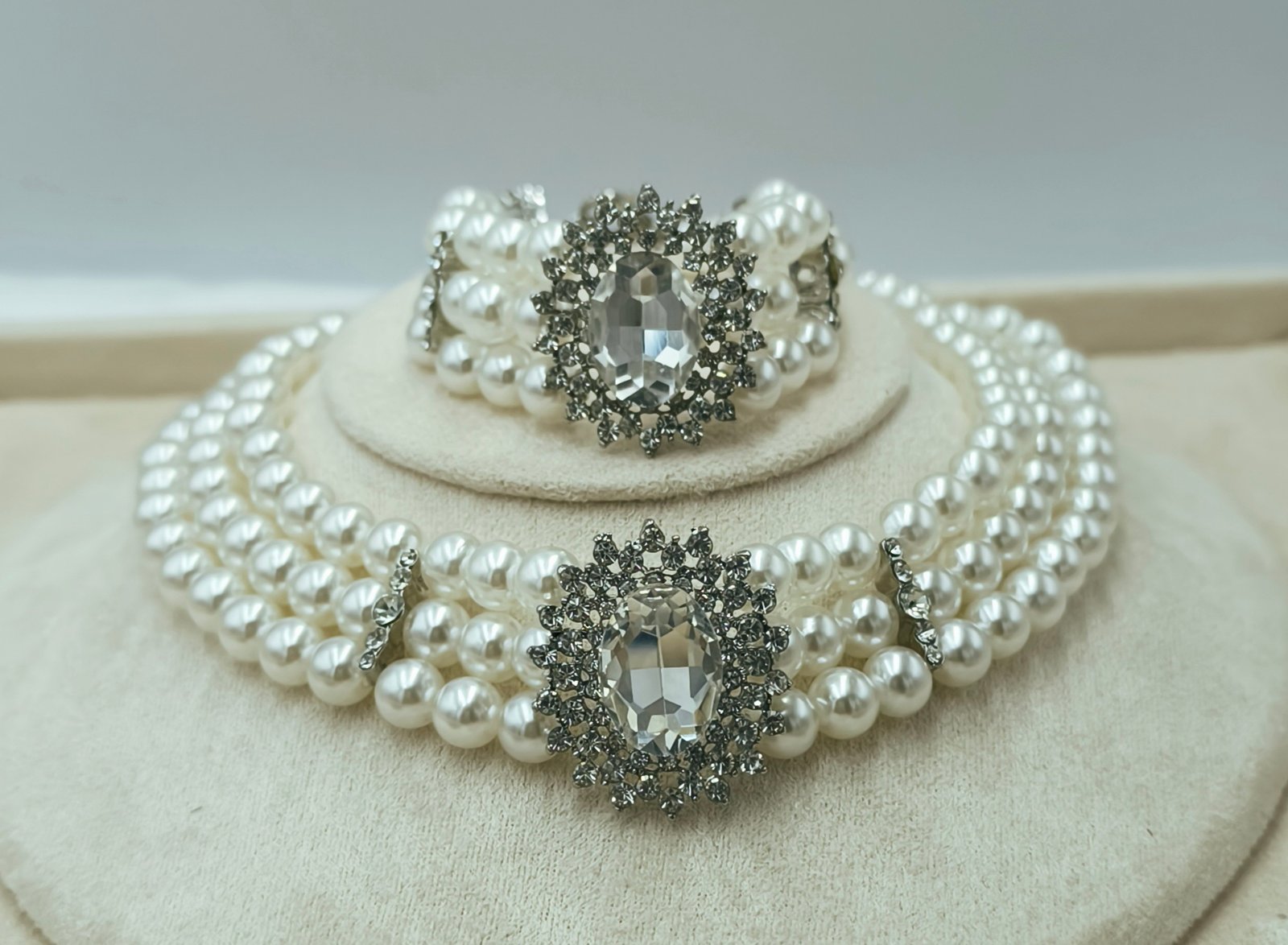 ‘’ Imperial Pearl’’ (1) ‘’ Imperial Pearl’’ Ασημί Σετ Τσόκερ & Βραχιόλι με Πέρλες και Κρύσταλλα - Image 1