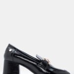 Γυναικεία loafers Γόβες Loafers με Διακοσμητική Αγκράφα – Μαύρο-Λουστρίνι LUIGI