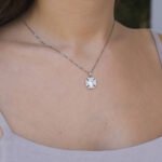 Σταυρός από Λευκό Χρυσό Κ14 με Πέτρες Ζιργκόν και Φίλντισι NstNastasia – εικόνα 2