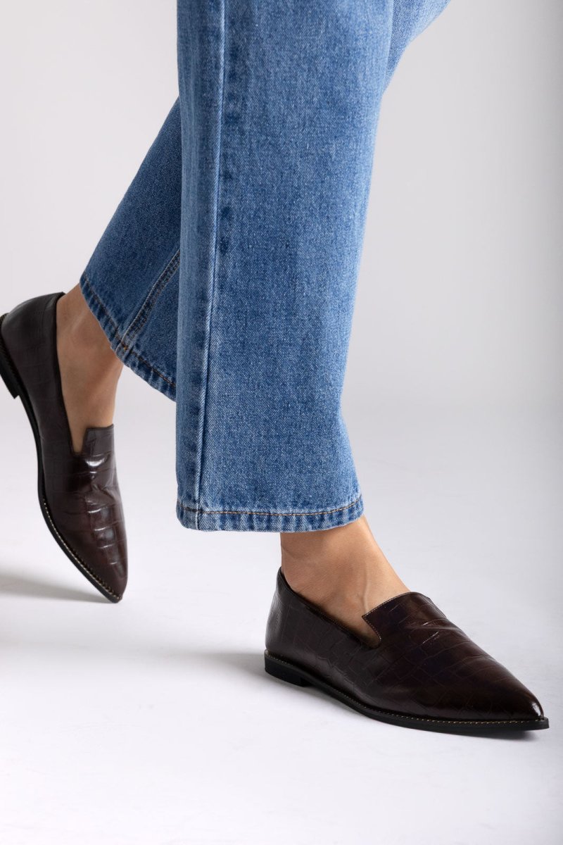 comfort-loafers-tfp-brown-croc-tfp-thefashionprojectgr-4379710 Γυναικεία παπούτσια TFP Μυτερά κροκό μοκασίνια – V202 – Καφέ Κροκό The Fashion Project