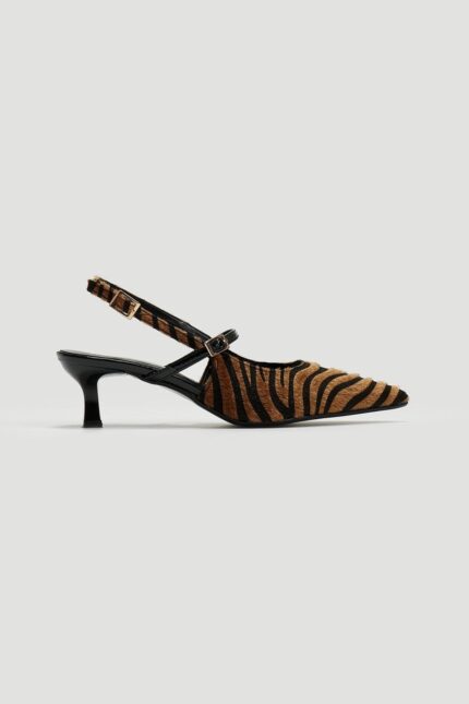 Γυναικεία slingback TFP Slingback γόβες με συνθετική pony skin όψη – 301 – Μαύρο/Μπεζ The Fashion Project