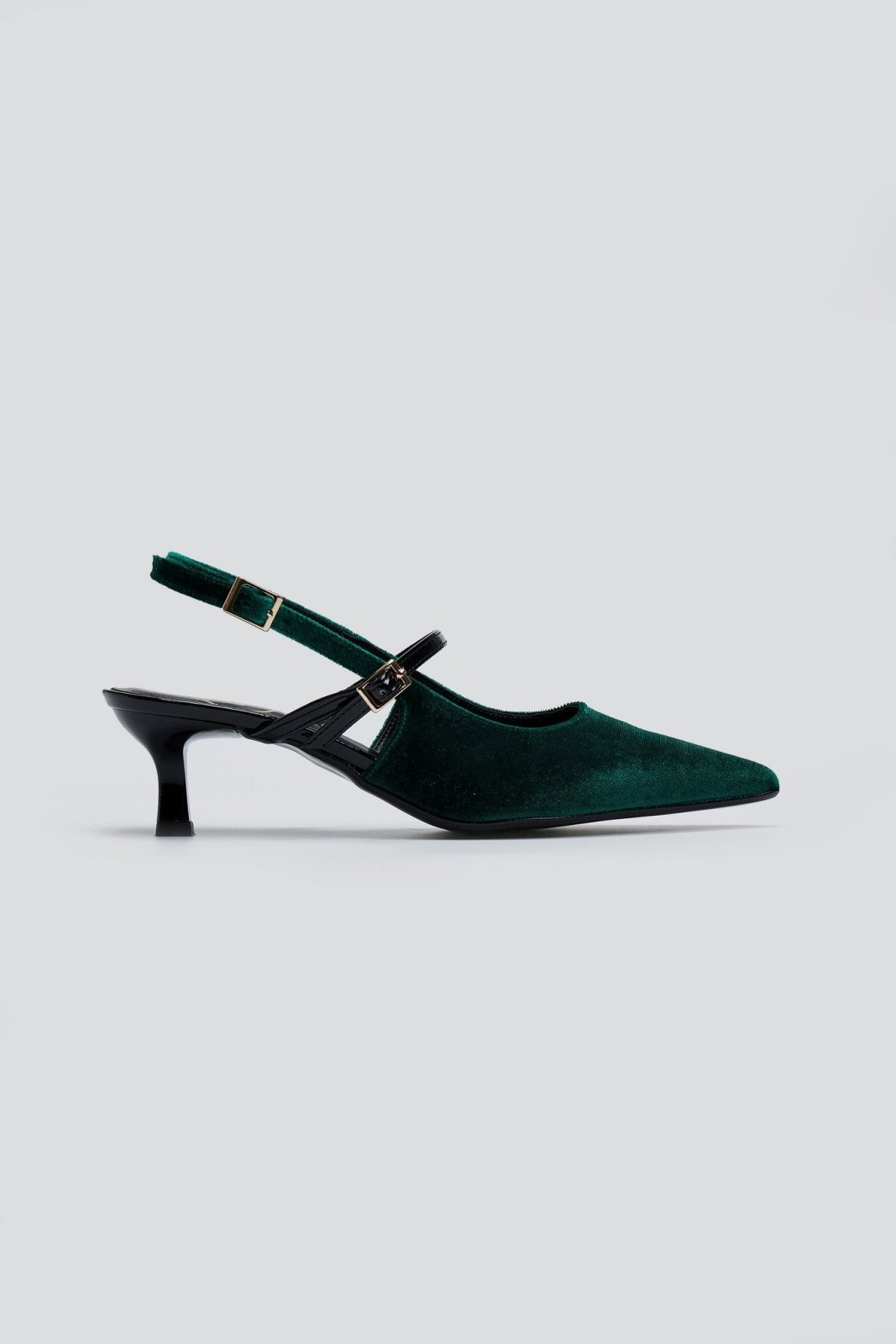 gobes-myteres-slingback-apo-yfasma-velvet-tfp-kyparissi-thefashionprojectgr-tfp-23293071002-2039016 Γυναικεία slingback TFP Βελούδινες Μυτερές Γόβες Slingback – 301 (velvet) – Πράσινο του δάσους The Fashion Project